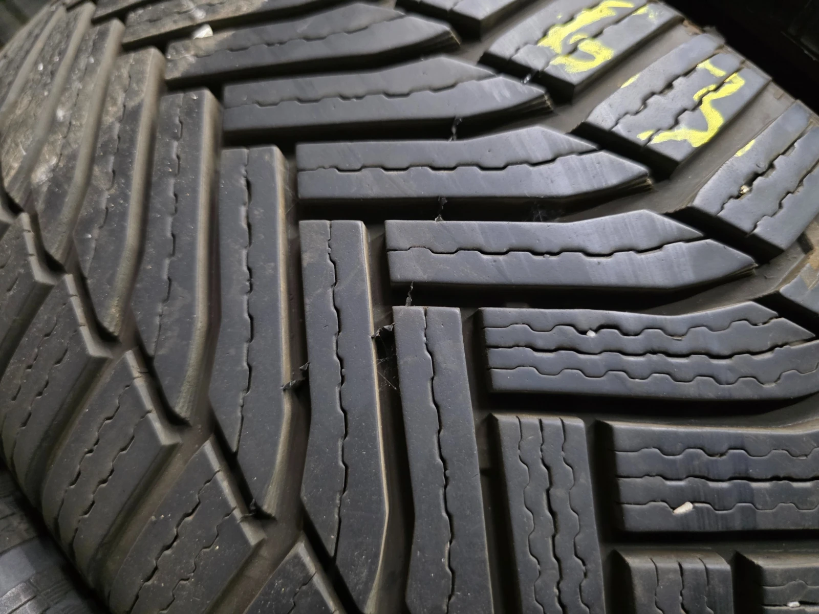 ���� 225/55R16 | Mobile.bg � ����������� 2