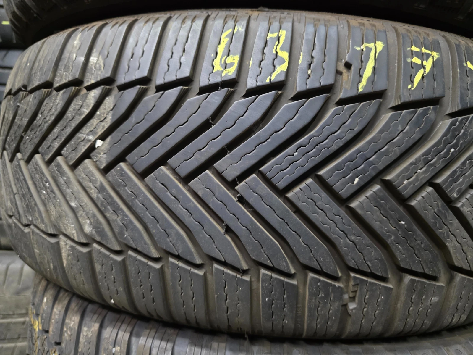 ���� 225/55R16 | Mobile.bg � ����������� 4