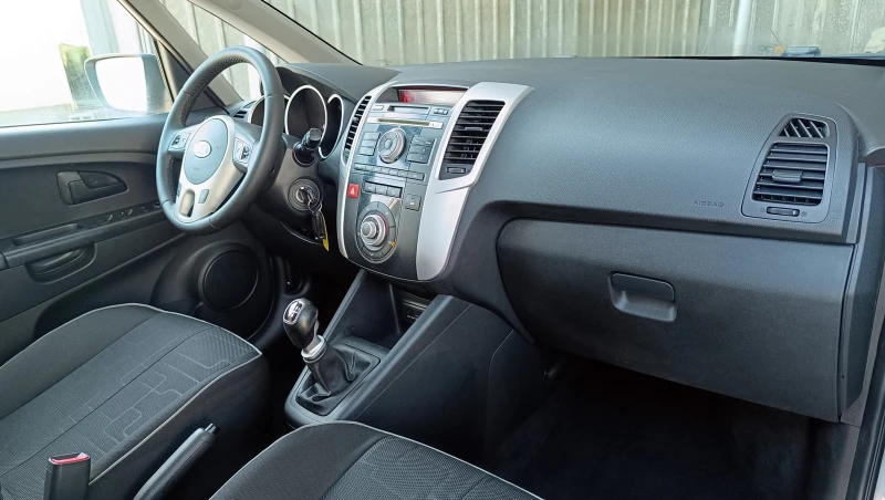 Kia Venga 1.4i, снимка 10 - Автомобили и джипове - 47387516