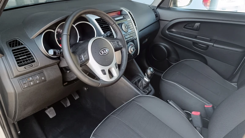 Kia Venga 1.4i, снимка 9 - Автомобили и джипове - 47387516