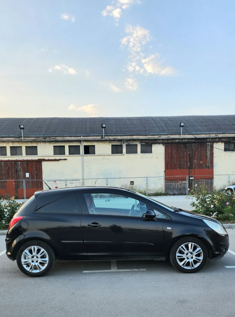 Opel Corsa 1.2 Black and Red, снимка 3 - Автомобили и джипове - 47718356