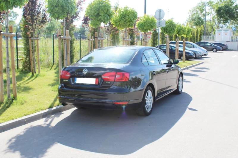 VW Jetta KLIMA CARPLAY, снимка 3 - Автомобили и джипове - 52141417