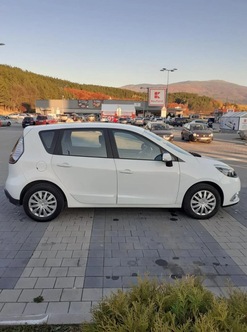 Renault Scenic, снимка 15 - Автомобили и джипове - 49397284