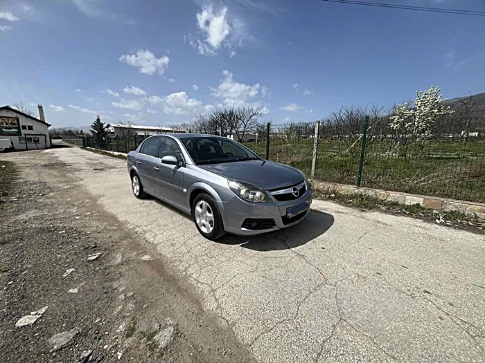 Opel Vectra 2.2i 147кс. navi AFL, снимка 1 - Автомобили и джипове - 47496185