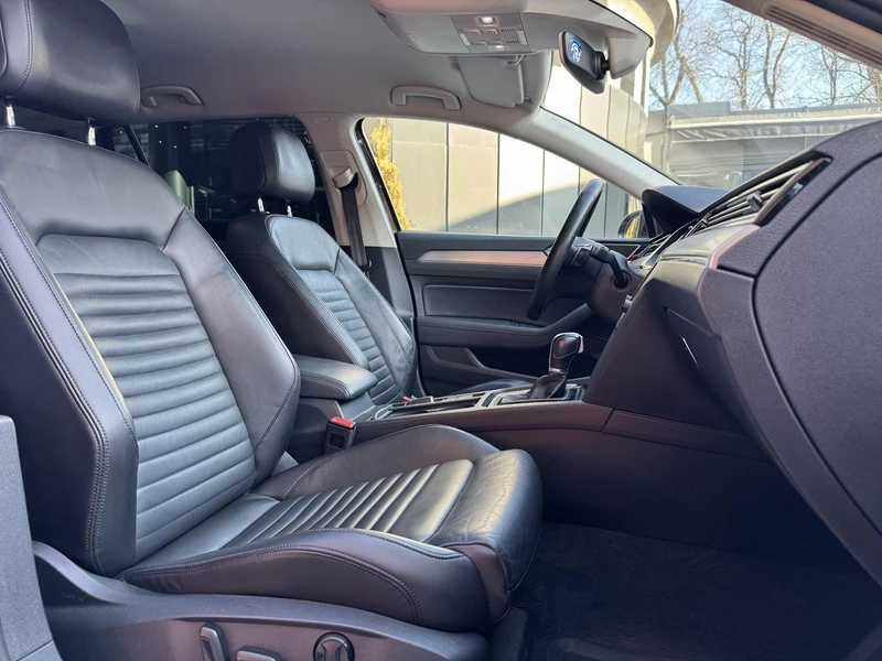 VW Passat 2.0 TDI 4Motion, снимка 12 - Автомобили и джипове - 53163756