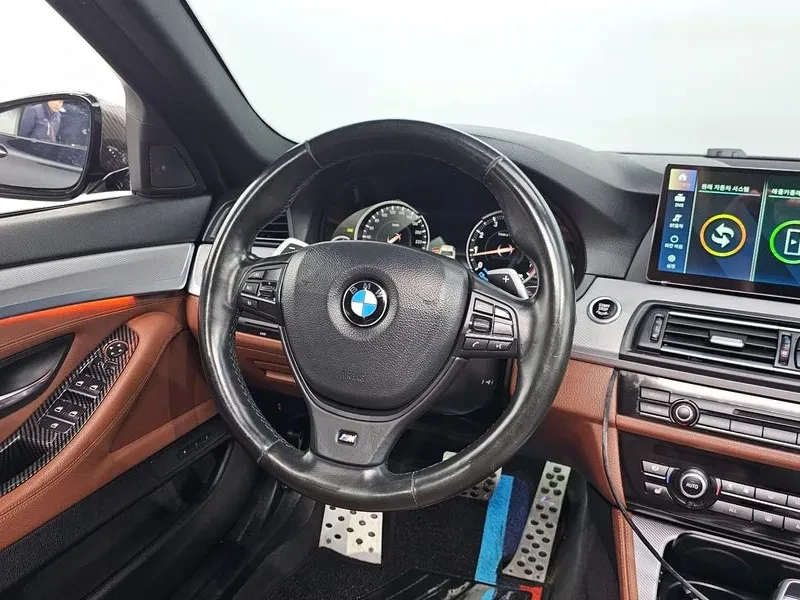 BMW 550 i, снимка 13 - Автомобили и джипове - 54591311
