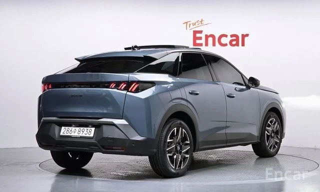 Peugeot 3008 1.2 Hybrid Allure, снимка 2 - Автомобили и джипове - 54819349