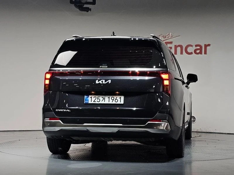 Kia Carnival 3.5 Automatic, снимка 3 - Автомобили и джипове - 55753836