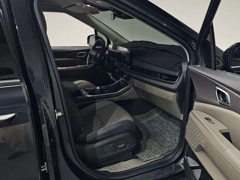 Kia Carnival 3.5 Automatic, снимка 10 - Автомобили и джипове - 55753836