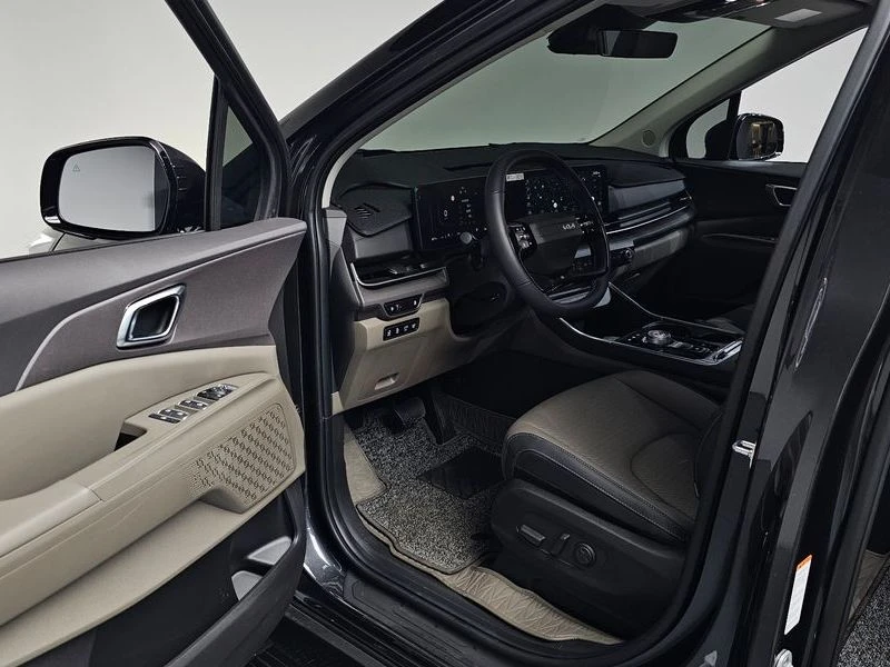 Kia Carnival 3.5 Automatic, снимка 9 - Автомобили и джипове - 55753836