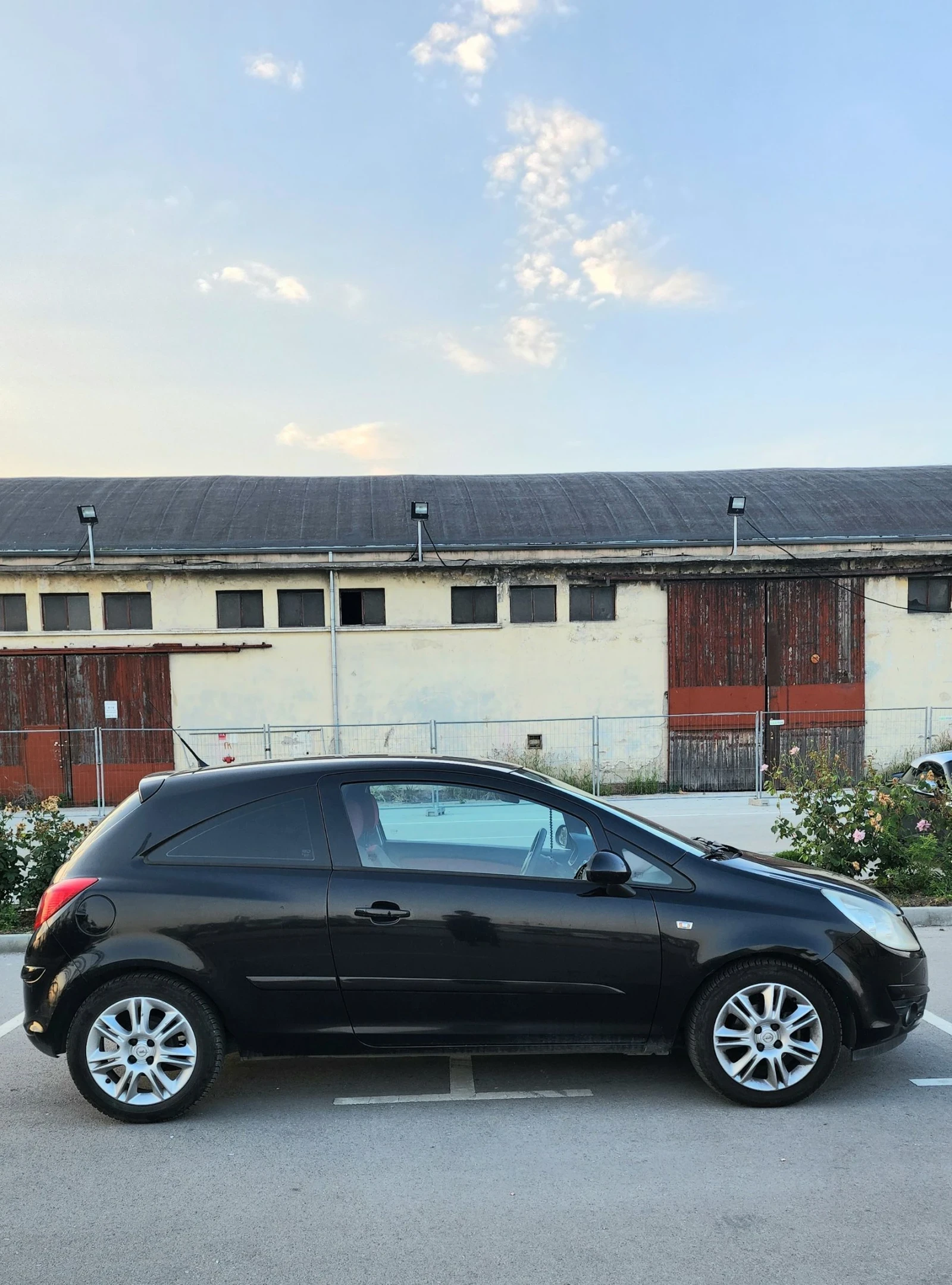 Opel Corsa 1.2 Black and Red - изображение 3