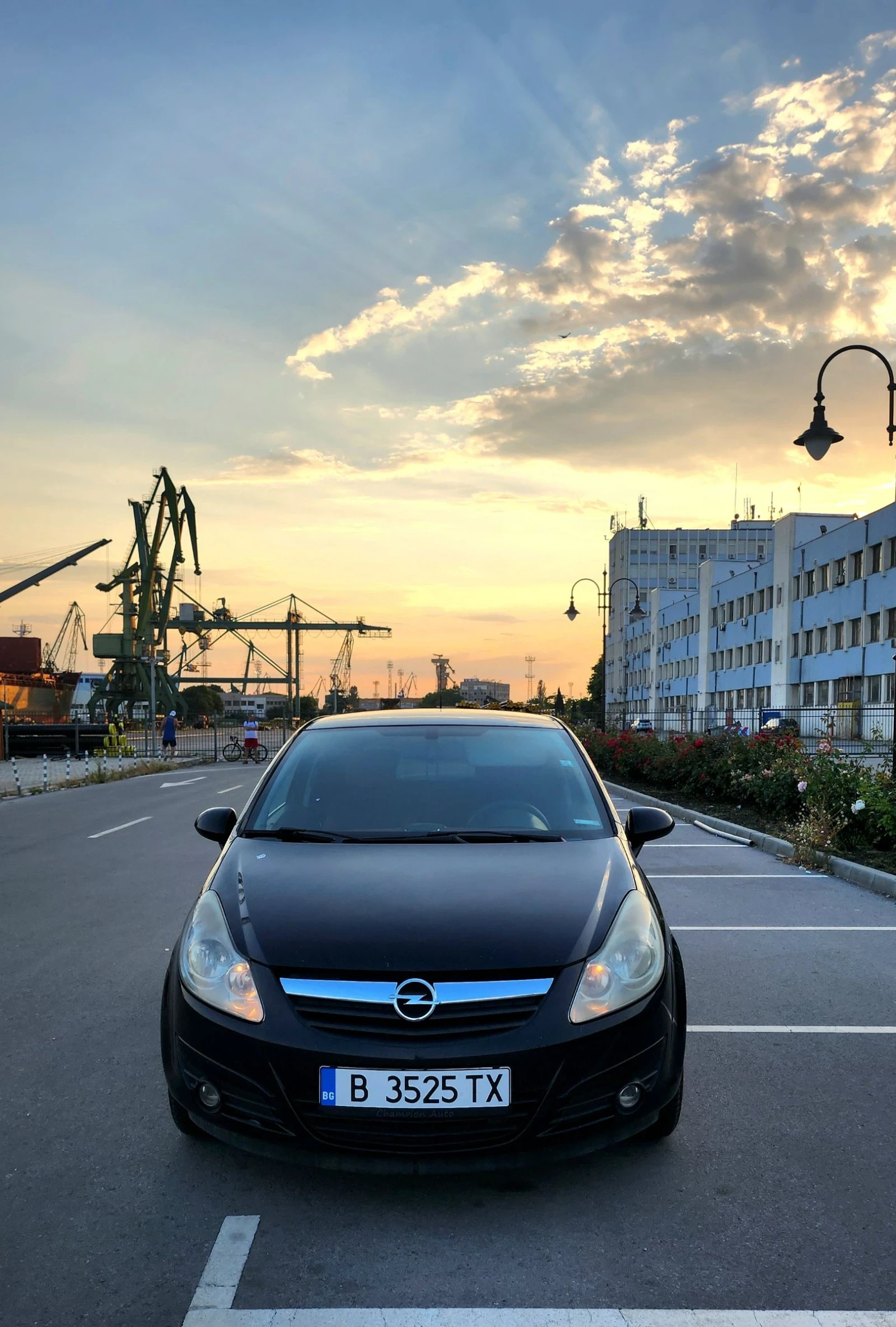 Opel Corsa 1.2 Black and Red - изображение 2