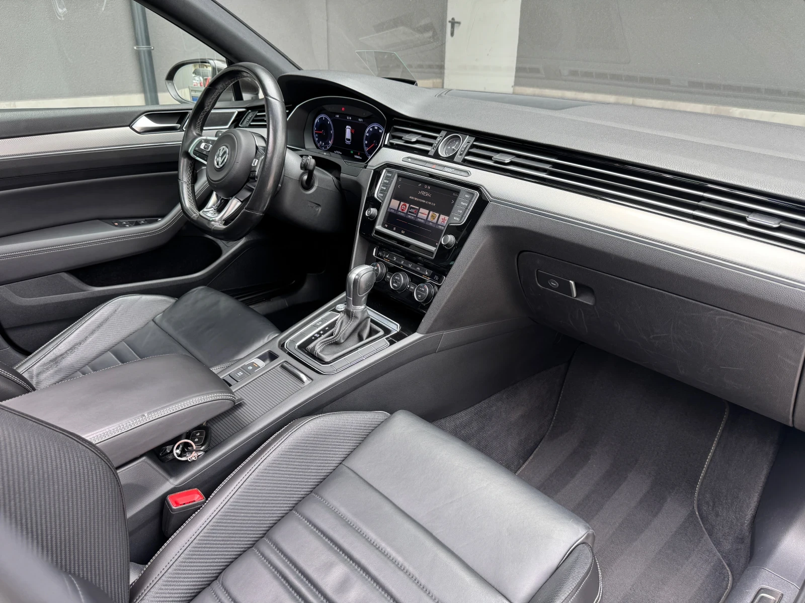 VW Passat R-LINE Върнат от лизинг/Сервизна История /ГАРАНЦИЯ - изображение 6