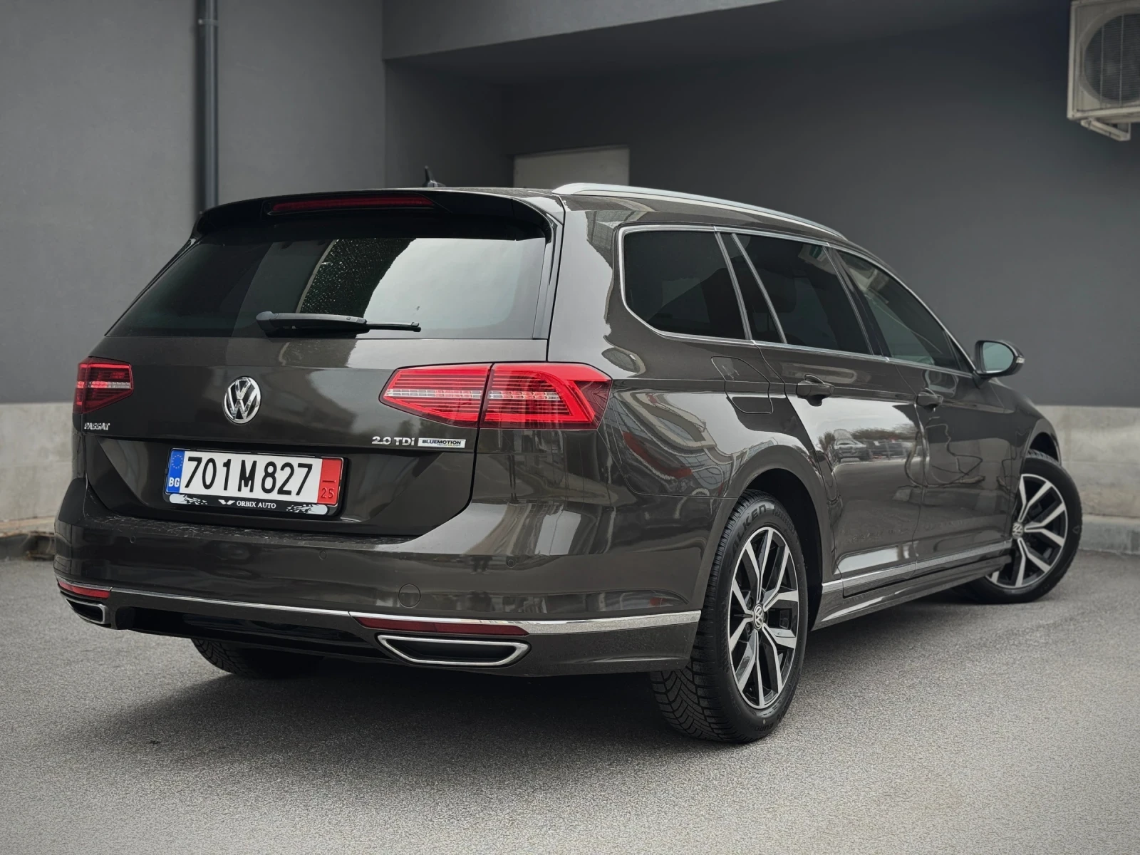 VW Passat R-LINE Върнат от лизинг/Сервизна История /ГАРАНЦИЯ - изображение 2