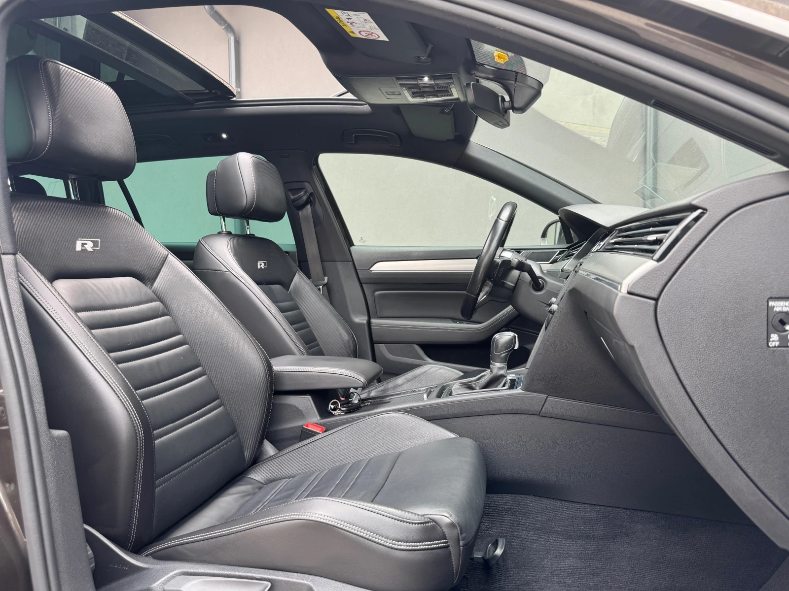 VW Passat R-LINE Върнат от лизинг/Сервизна История /ГАРАНЦИЯ - изображение 5