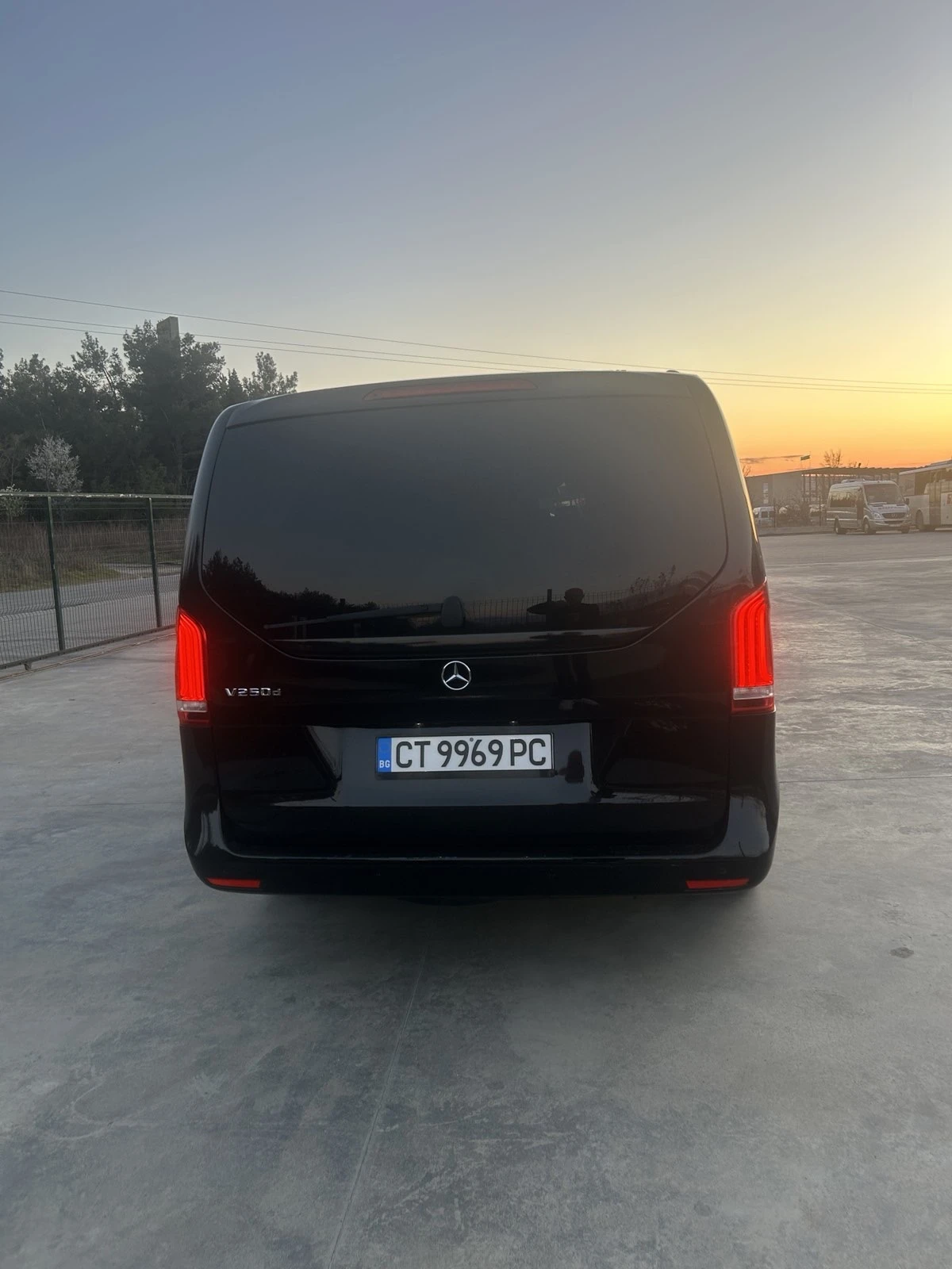 Mercedes-Benz V 300  - изображение 3