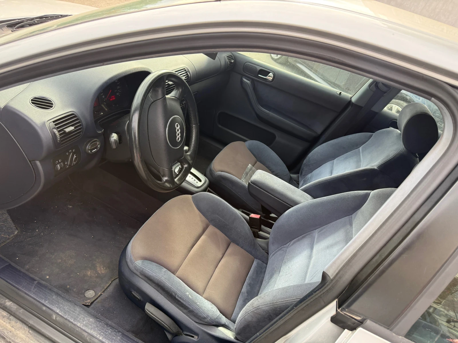 Audi A3 1.8 Автоматик - изображение 10