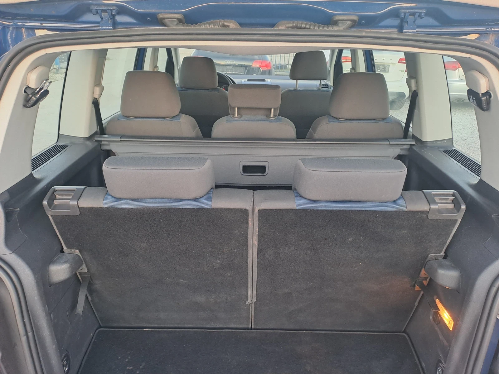 VW Touran 1, 6i, 102кс, 7места, снимка 9 - Автомобили и джипове - 53785379