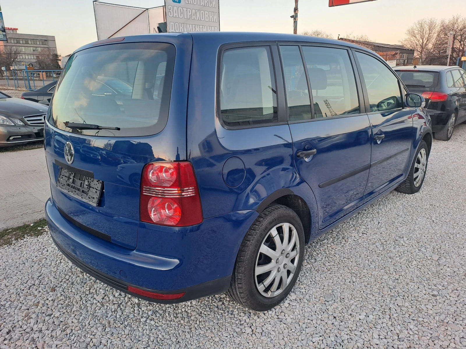 VW Touran 1, 6i, 102кс, 7места, снимка 6 - Автомобили и джипове - 53785379