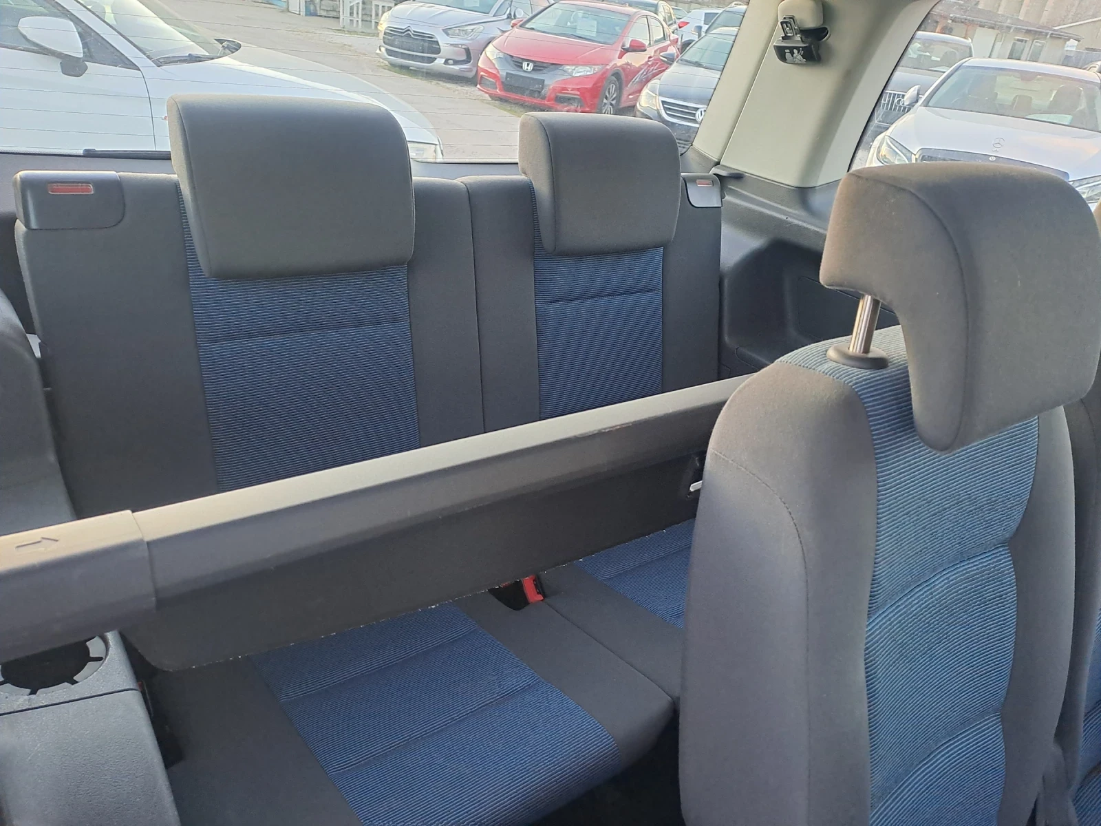 VW Touran 1, 6i, 102кс, 7места, снимка 10 - Автомобили и джипове - 53785379