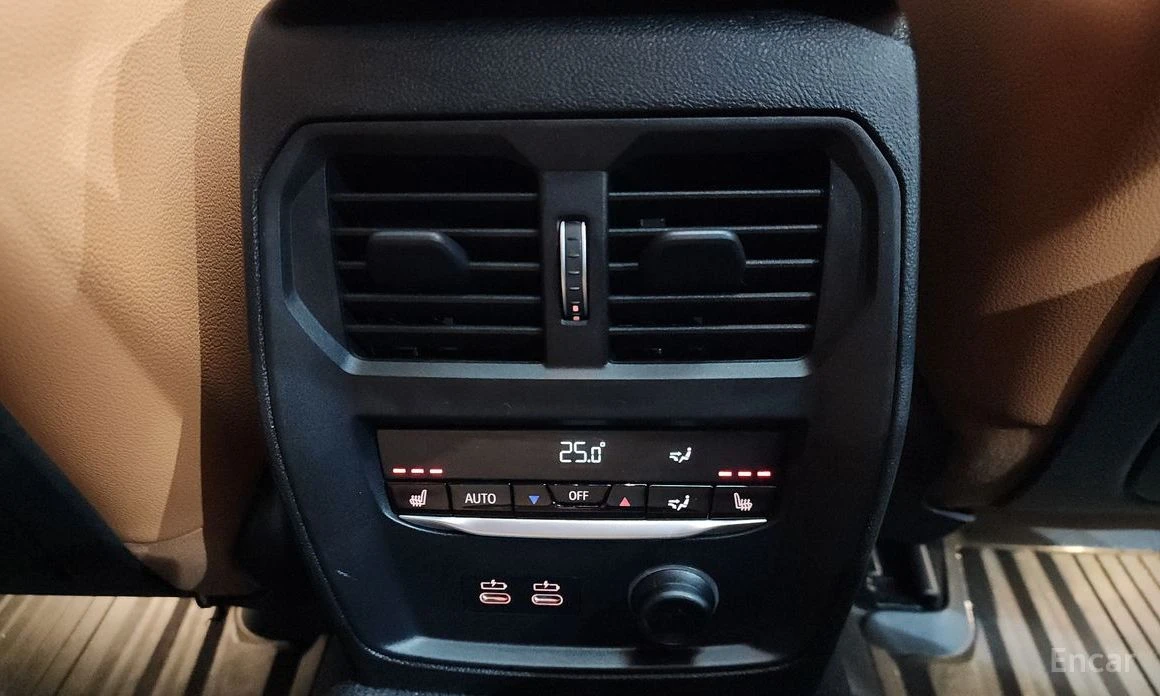 BMW 330 i M Sport* LASER* HARMAN KARDON* HEAD-UP* 360 CAM*, снимка 16 - Автомобили и джипове - 53903039