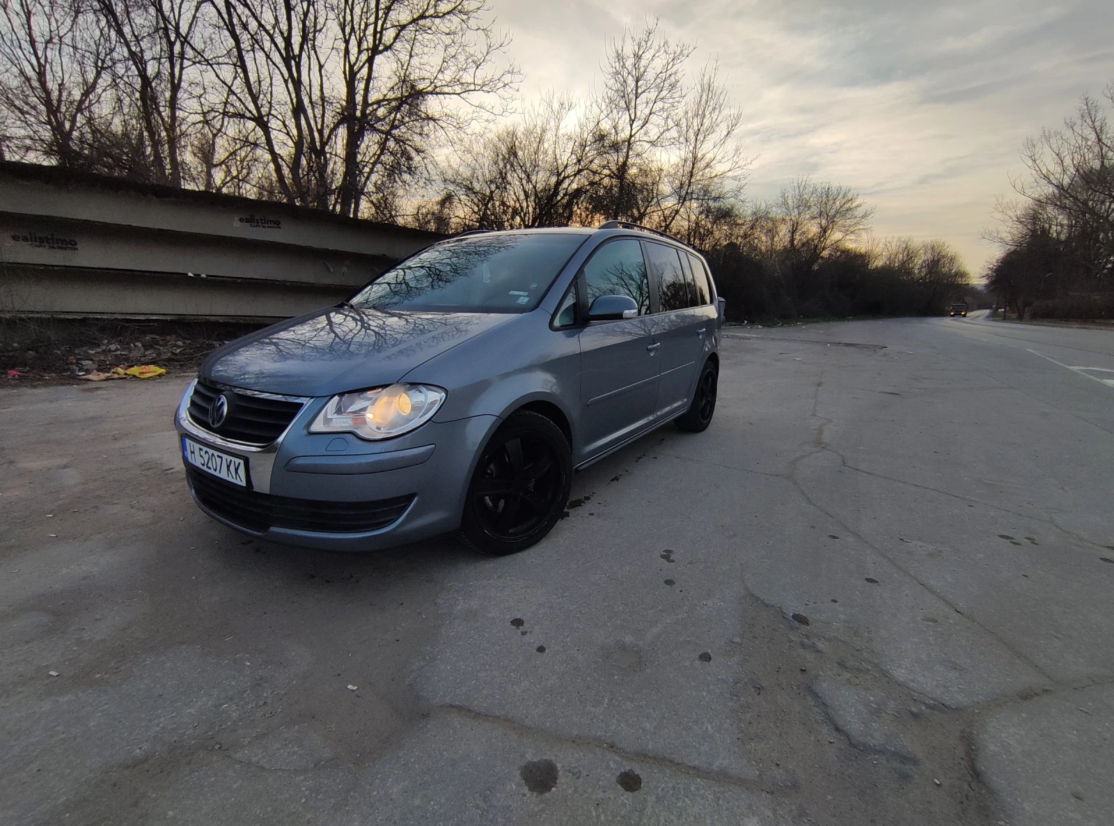 VW Touran, снимка 2 - Автомобили и джипове - 53988487