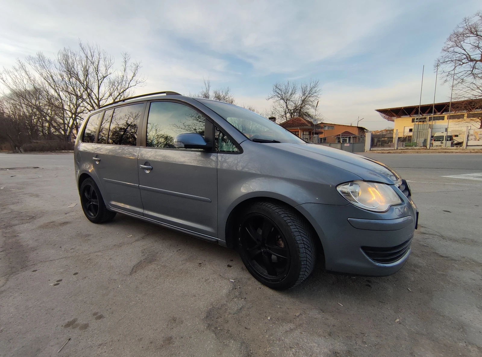 VW Touran, снимка 4 - Автомобили и джипове - 53988487