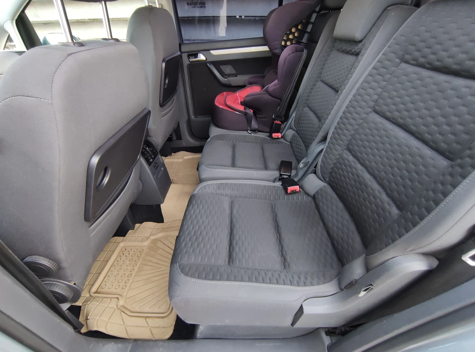 VW Touran, снимка 14 - Автомобили и джипове - 53988487