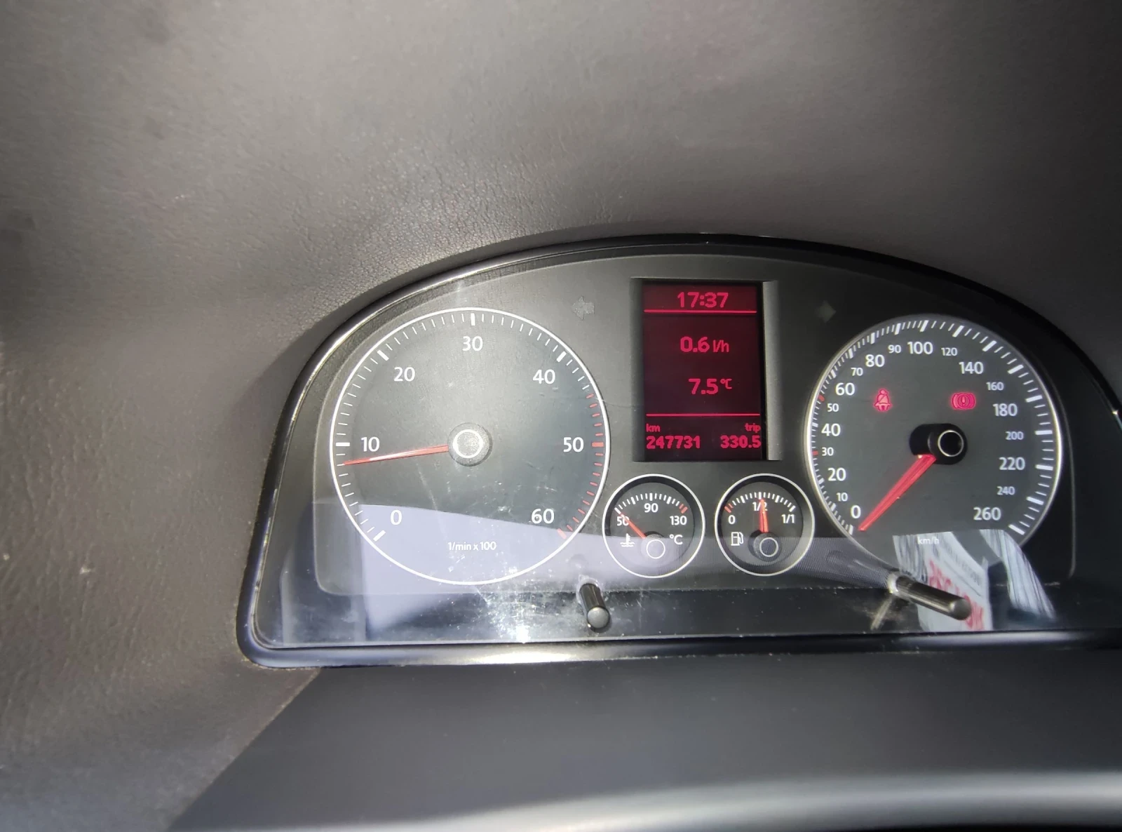 VW Touran, снимка 11 - Автомобили и джипове - 53988487