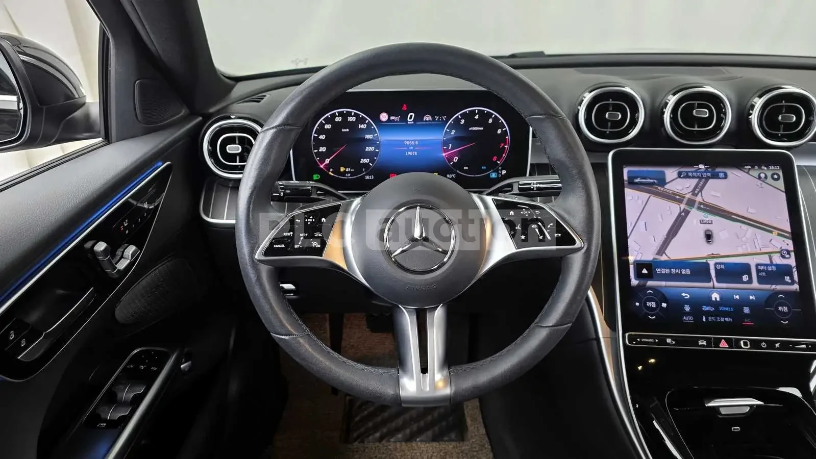 Mercedes-Benz C 200 2024* 19078км* КРАЙНА ЦЕНА, снимка 6 - Автомобили и джипове - 53990163