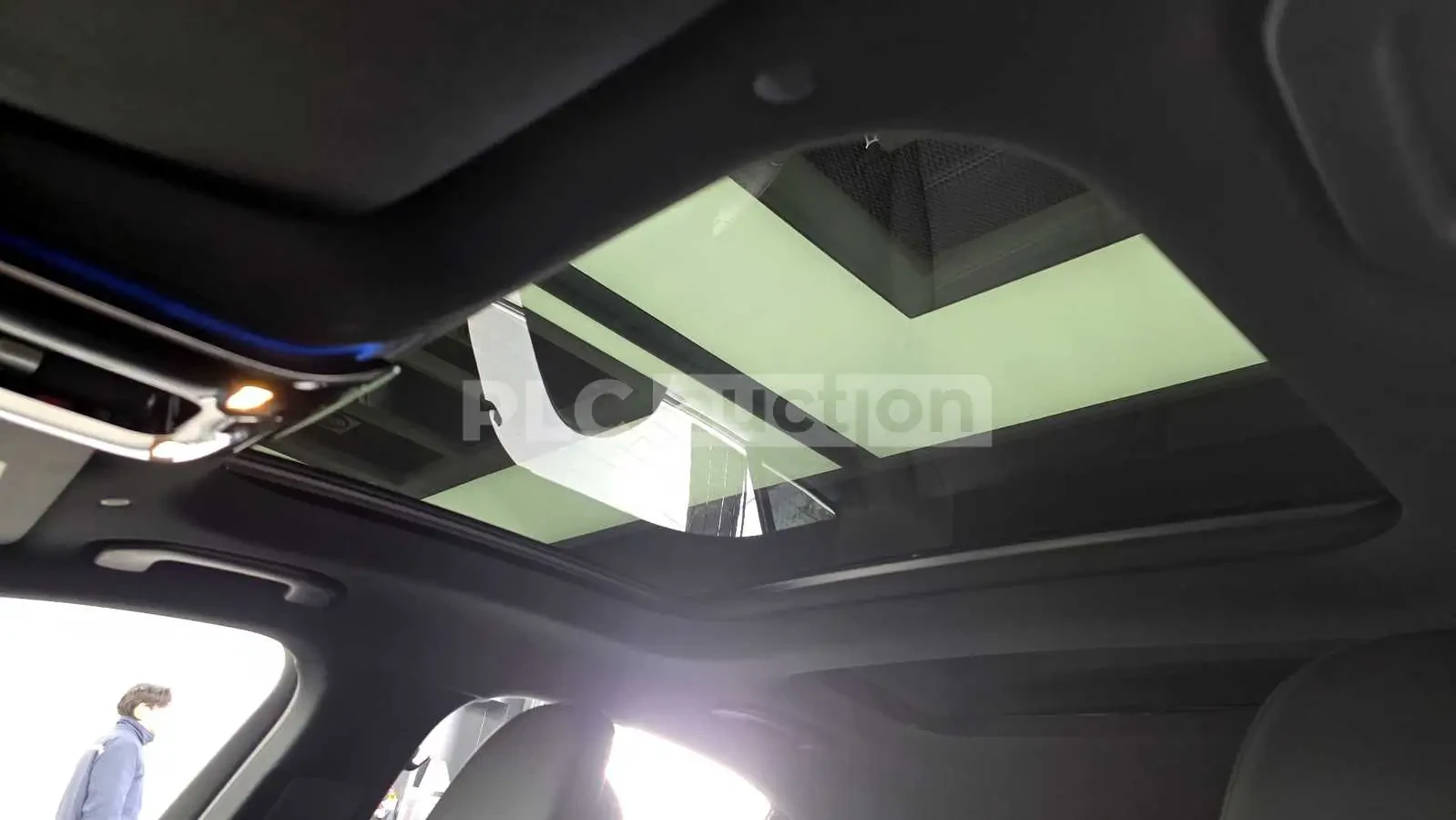 Mercedes-Benz C 200 2024* 19078км* КРАЙНА ЦЕНА, снимка 14 - Автомобили и джипове - 53990163