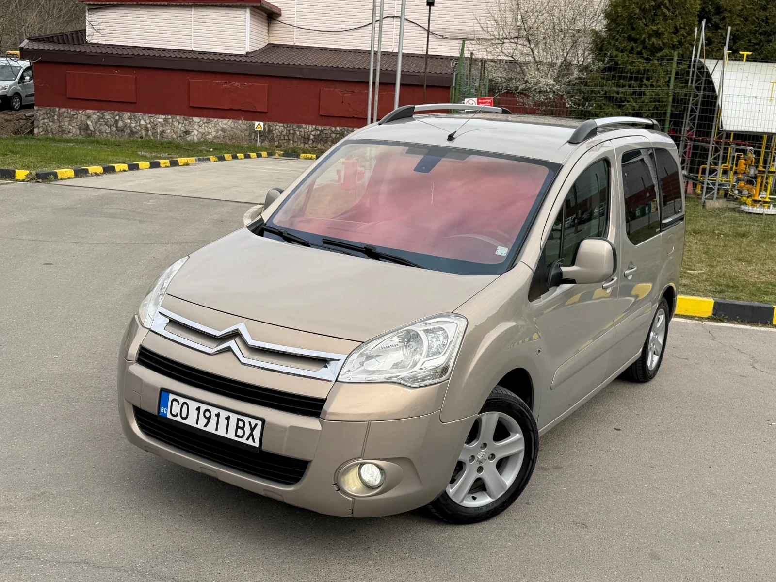 Citroen Berlingo 1.6HDI/Топ състояние!, снимка 3 - Автомобили и джипове - 54046142