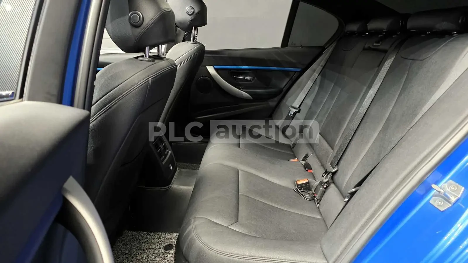 BMW 320 M PACK| КАМЕРА| HUD| ADAPTIVE LED| ПОДГРЕВ, снимка 10 - Автомобили и джипове - 54080212