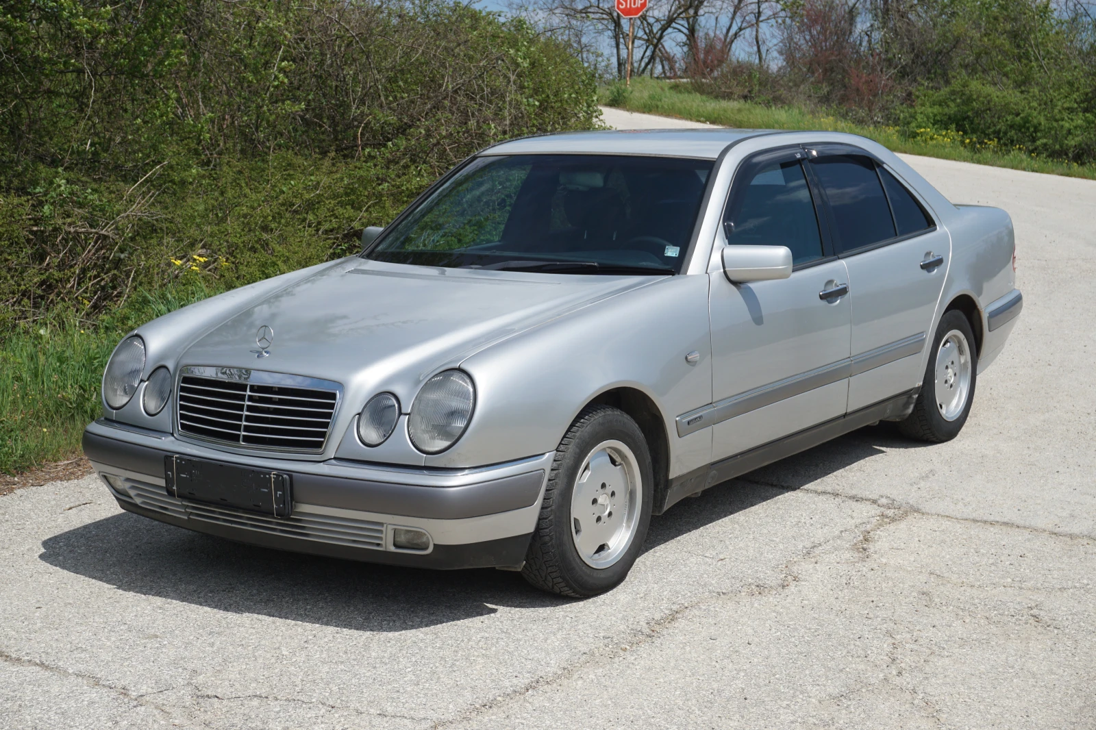 Mercedes-Benz E 200 ГАЗ, снимка 2 - Автомобили и джипове - 54271202