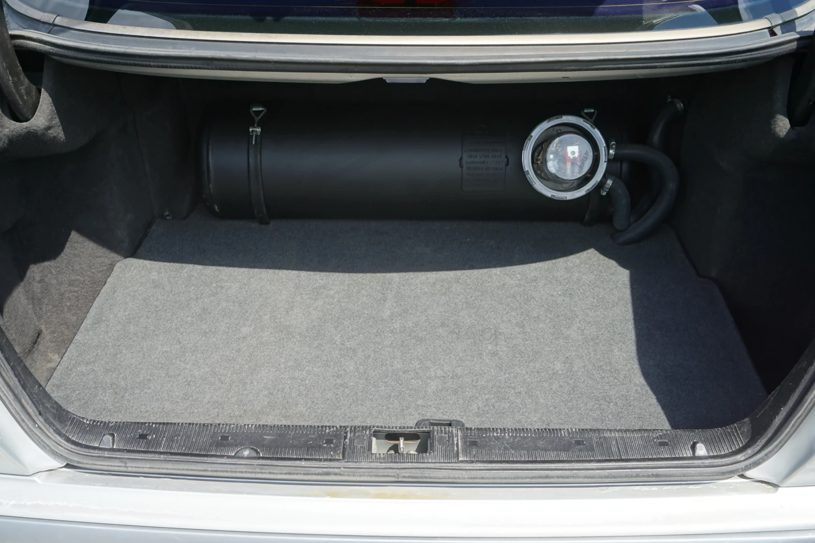 Mercedes-Benz E 200 ГАЗ, снимка 15 - Автомобили и джипове - 54271202