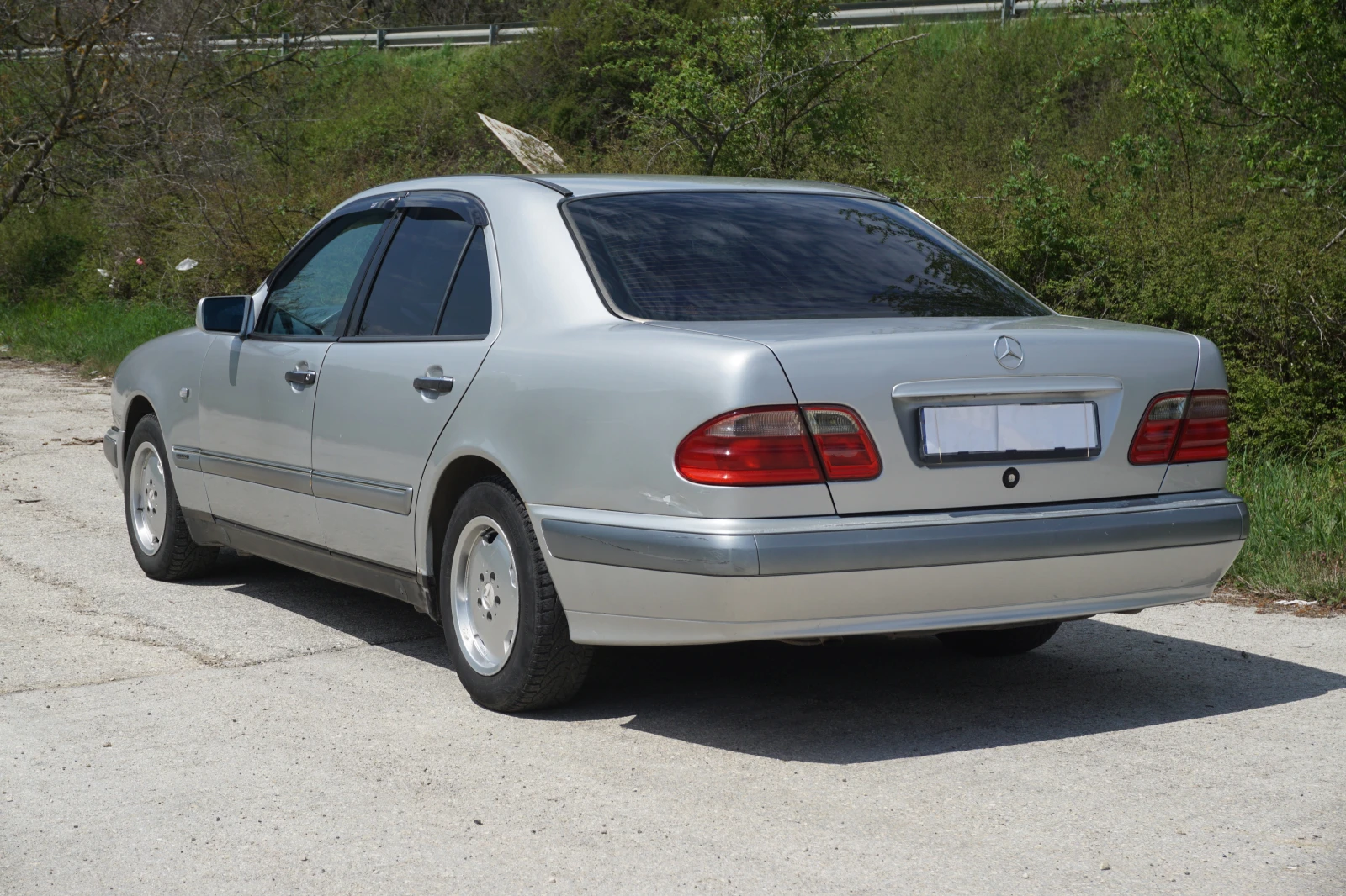 Mercedes-Benz E 200 ГАЗ, снимка 4 - Автомобили и джипове - 54271202