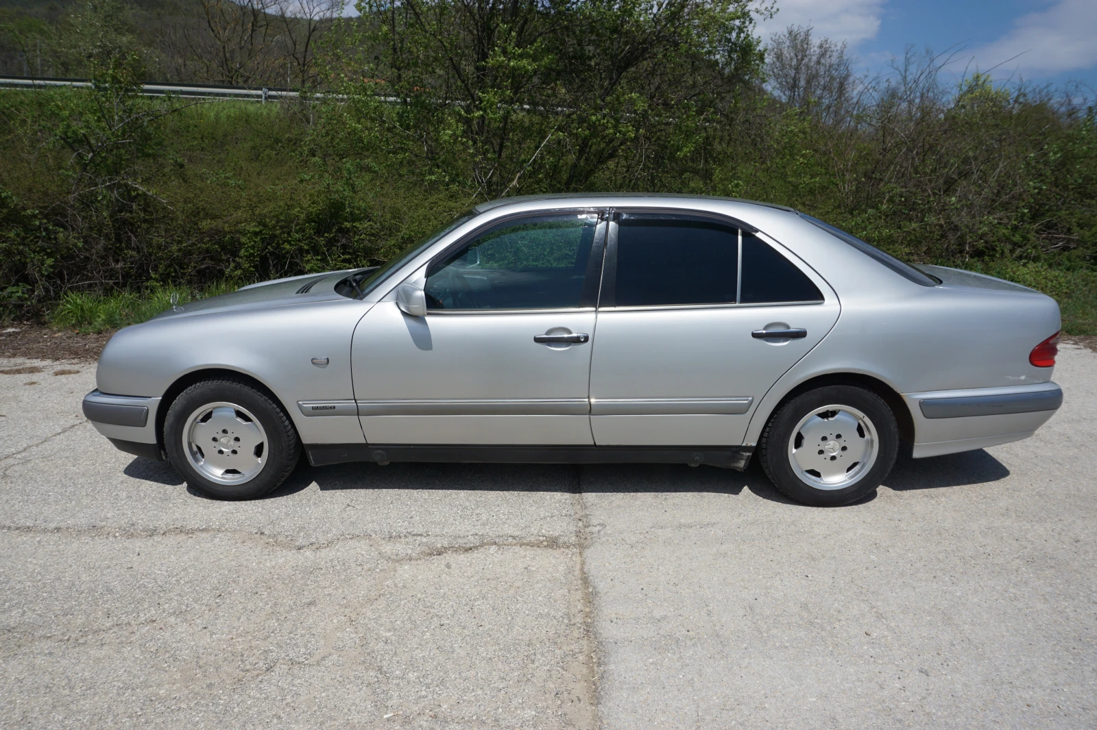 Mercedes-Benz E 200 ГАЗ, снимка 7 - Автомобили и джипове - 54271202