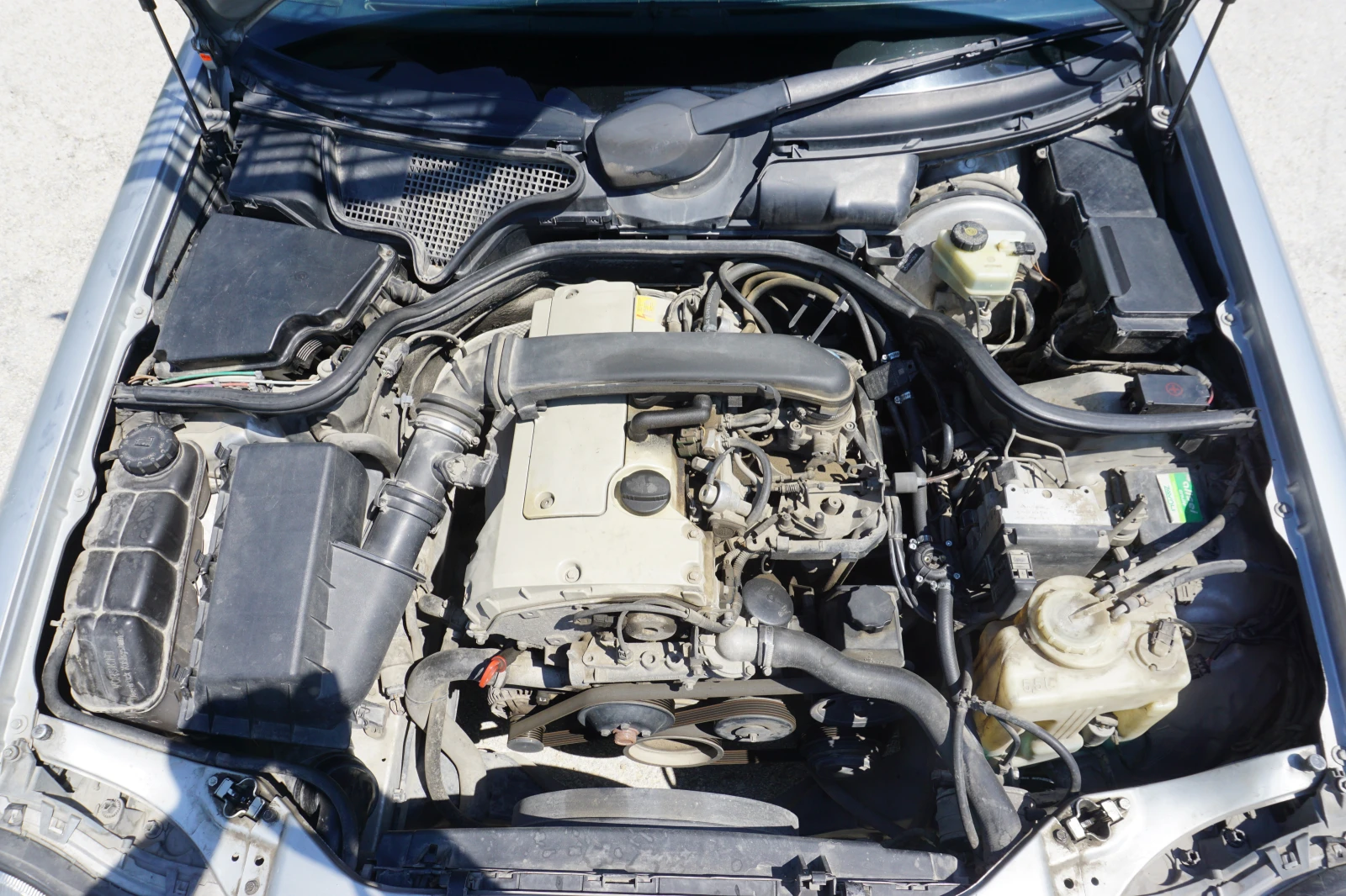 Mercedes-Benz E 200 ГАЗ, снимка 17 - Автомобили и джипове - 54271202