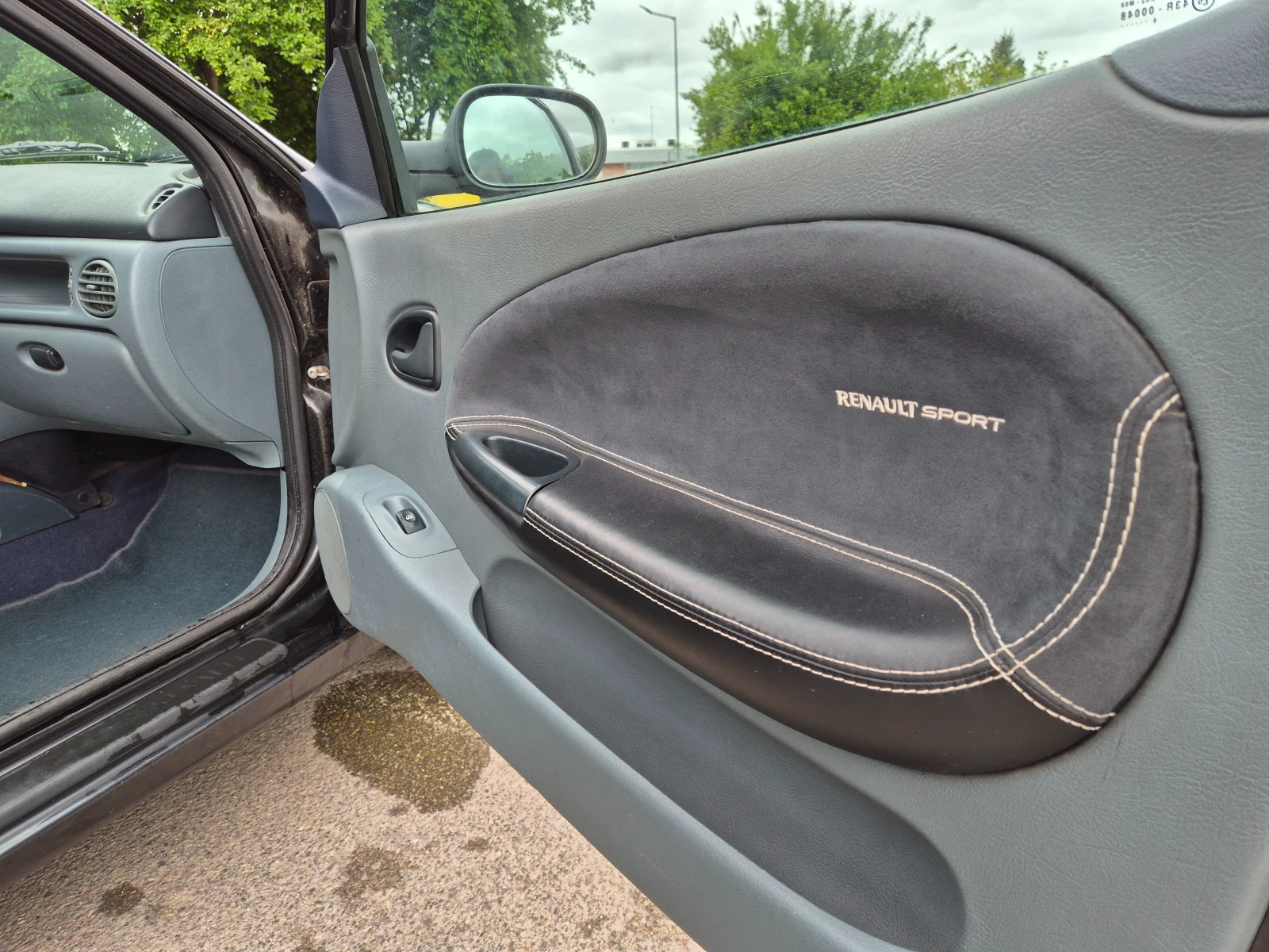 Renault Megane 2.0i 16V F7R, снимка 13 - Автомобили и джипове - 54586049