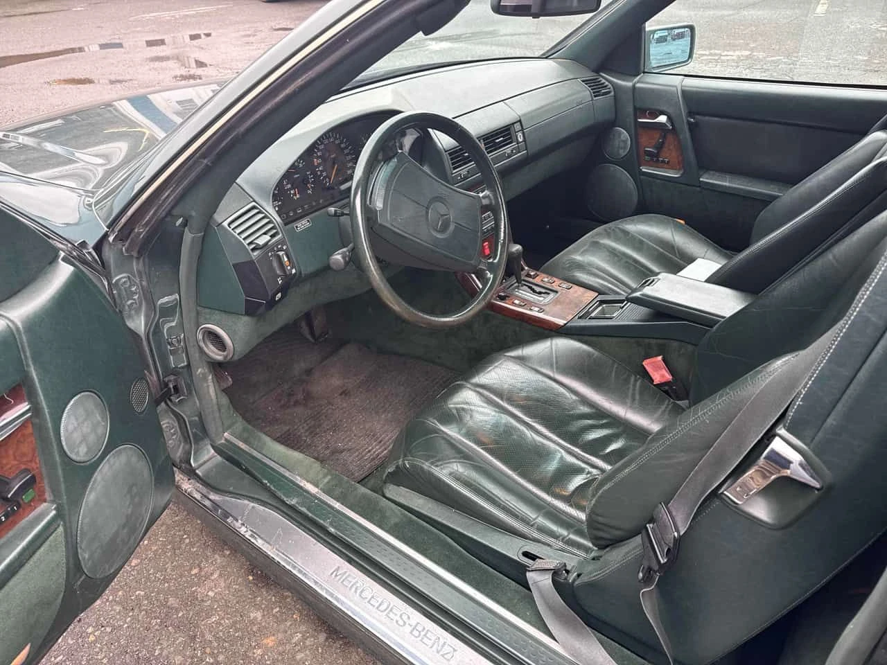 Mercedes-Benz SL 500 КОЖА/АВТОМАТ/ПАМЕТ/CARFAX/ФИНАНСИРАНЕ, снимка 5 - Автомобили и джипове - 54672557