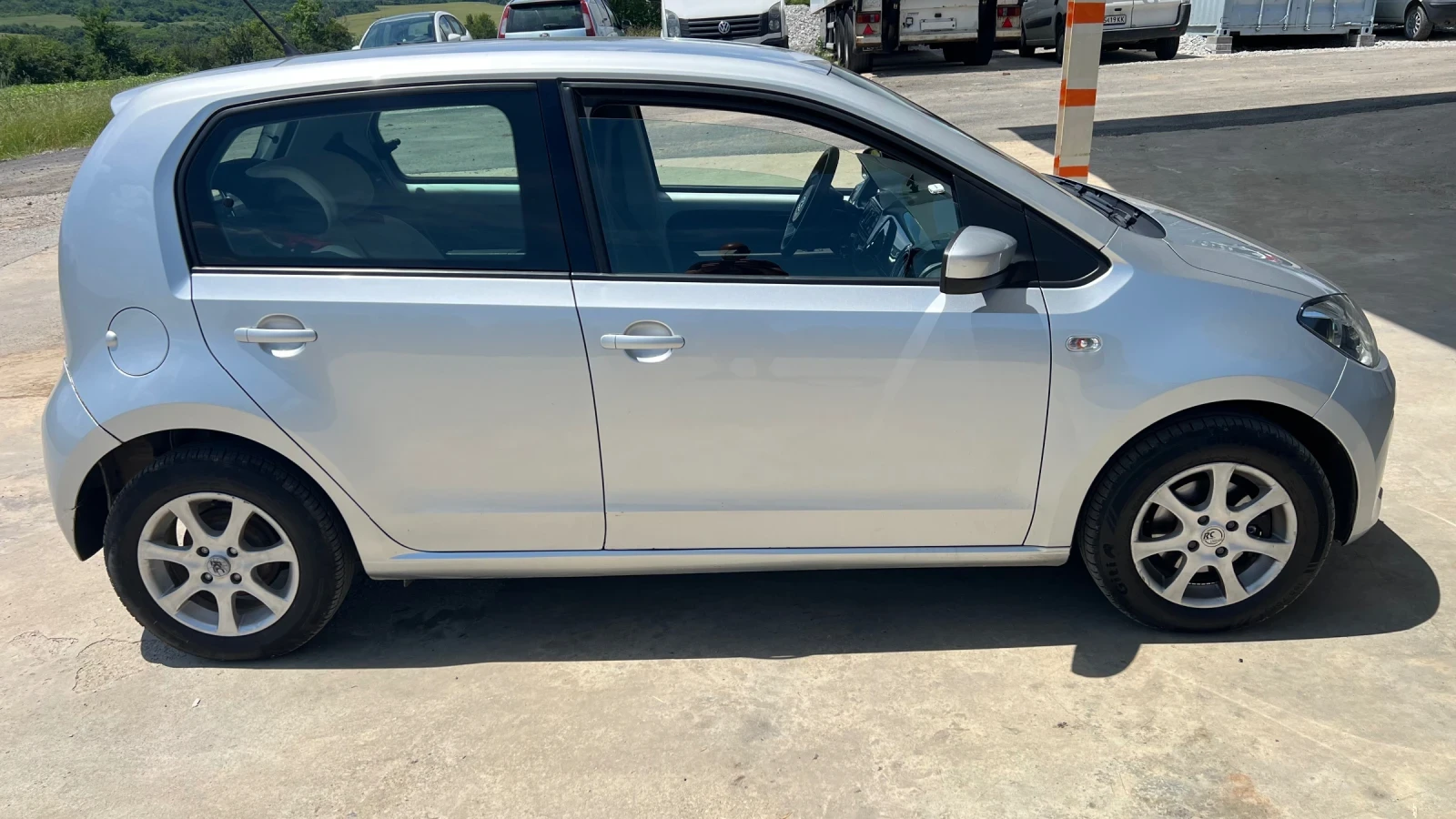 VW Up Eco Metan, снимка 2 - Автомобили и джипове - 55041839