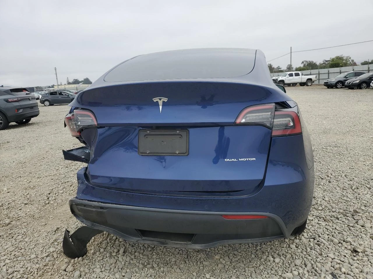 Tesla Model Y Dual Motor, снимка 6 - Автомобили и джипове - 55159934