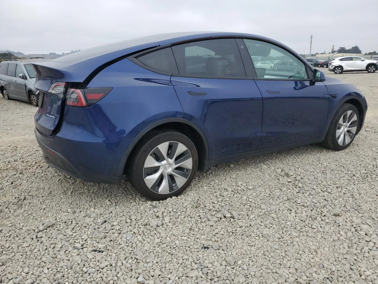 Tesla Model Y Dual Motor, снимка 5 - Автомобили и джипове - 55159934