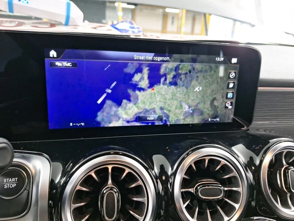 Mercedes-Benz EQB 67KWH EQB 300 LUXURY LINE AUTO 4M, снимка 6 - Автомобили и джипове - 55725668