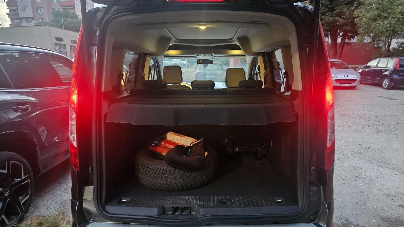 Ford Tourneo Connect, снимка 8 - Автомобили и джипове - 56174784