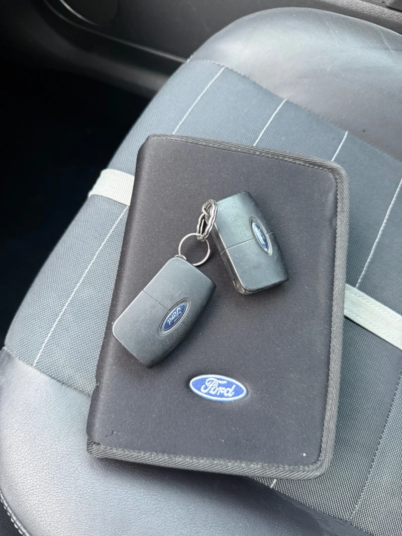 Ford Kuga 2.0TDCI.4X4 TITANIUM, снимка 12 - Автомобили и джипове - 52827639