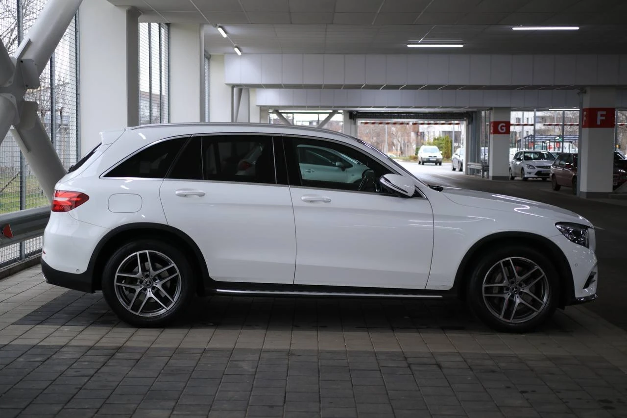 Mercedes-Benz GLC 220 AMG/Burmester/Panorama/360 Kameri - изображение 7