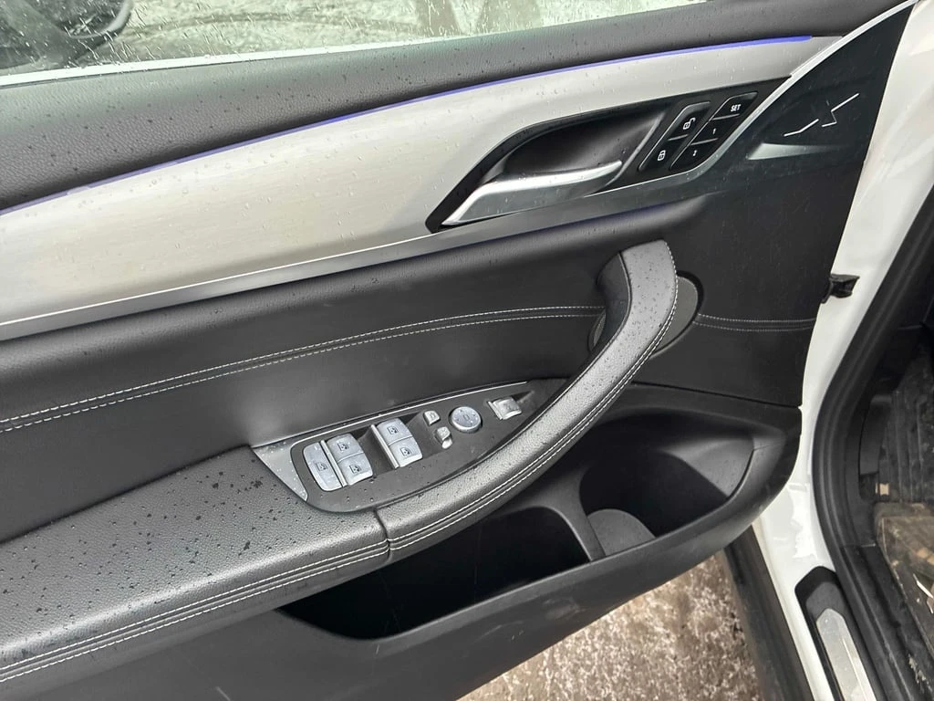 BMW X3  xDrive30i * CARFAX *    | Mobile.bg   15