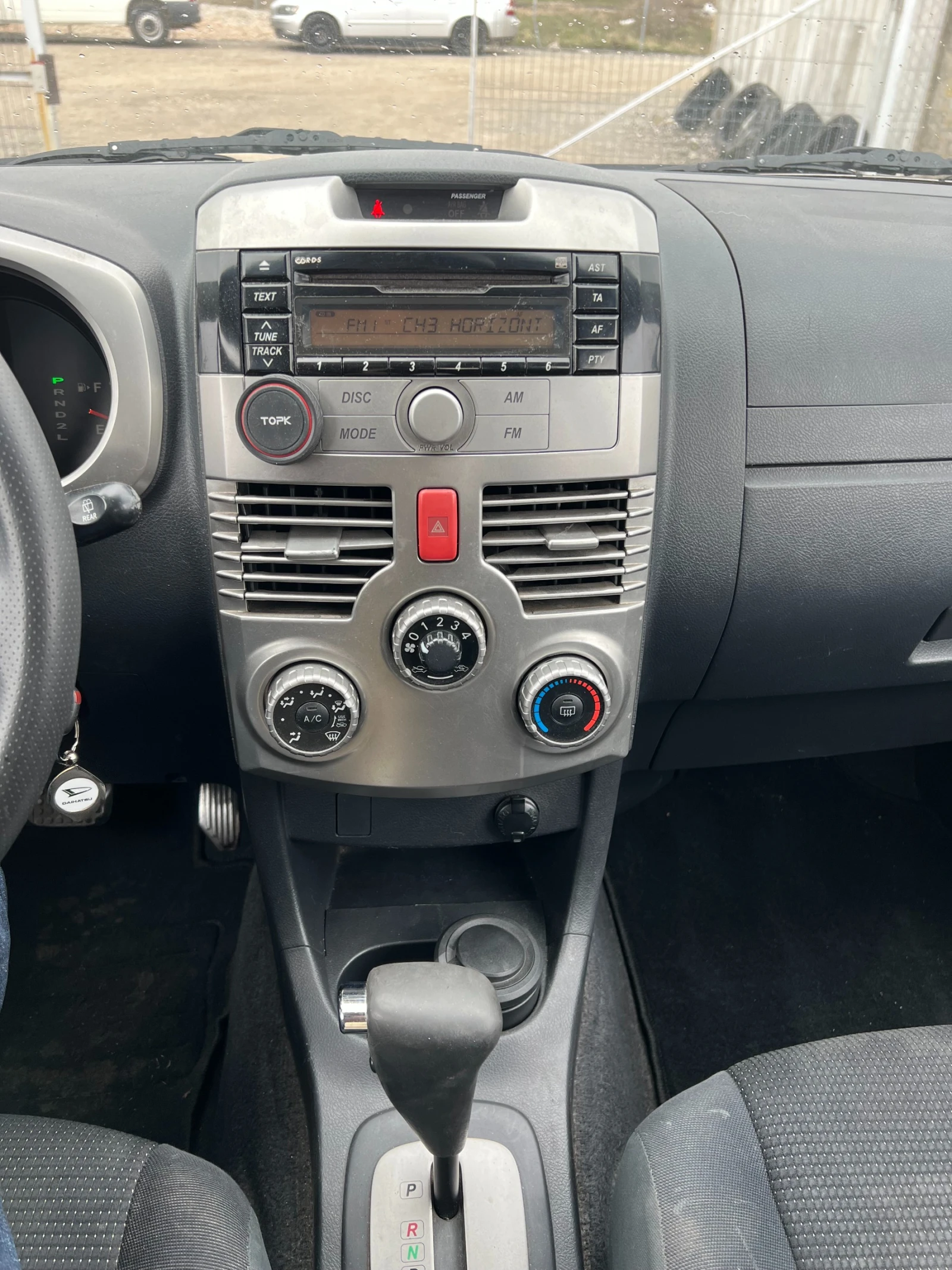 Daihatsu Terios 1.5 i 16V 4WD Automatic, снимка 14 - Автомобили и джипове - 53894071