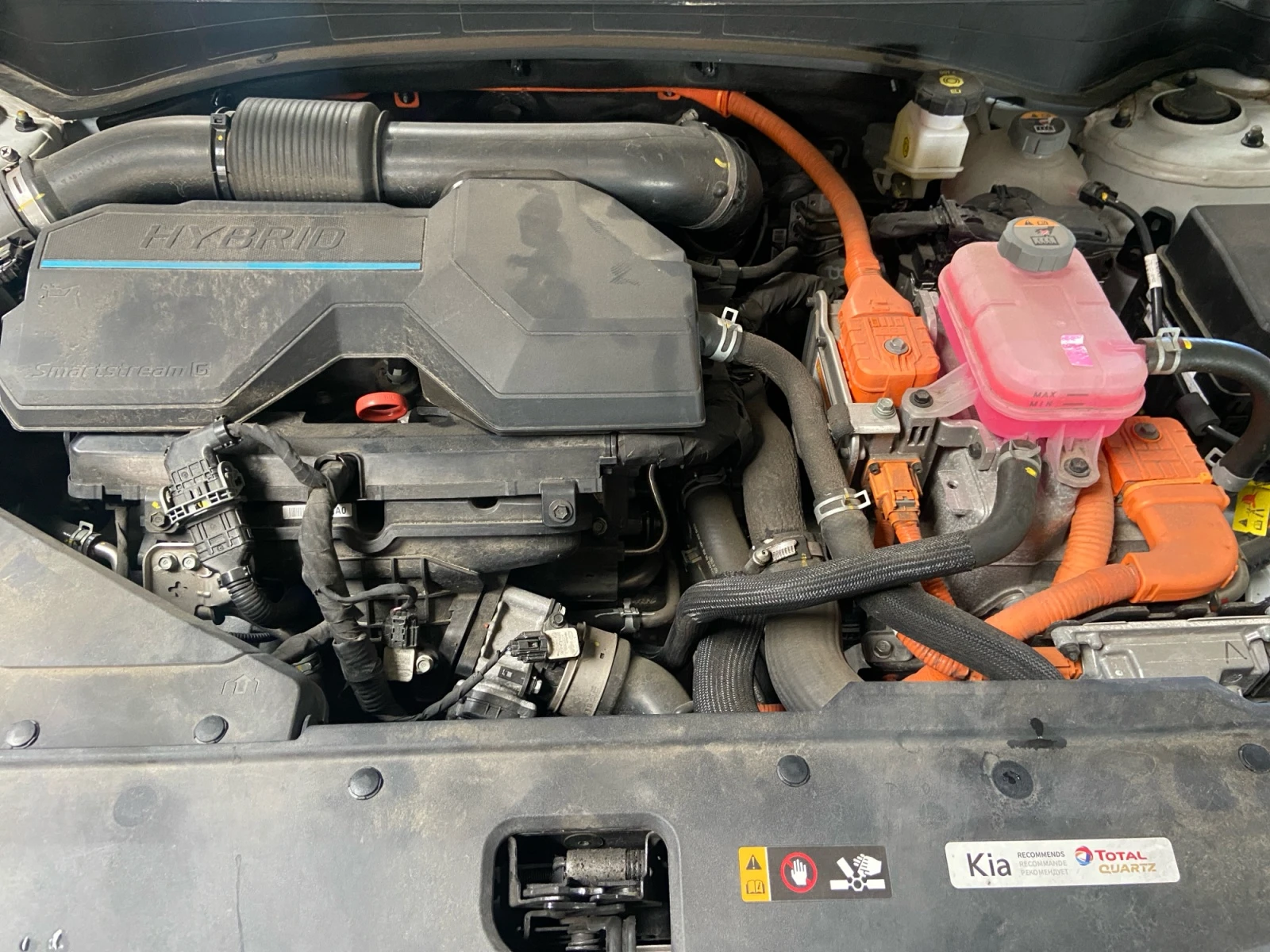 Kia Sportage 1.6 T-GDI DynamicLine - Hybrid, снимка 16 - Автомобили и джипове - 54300202